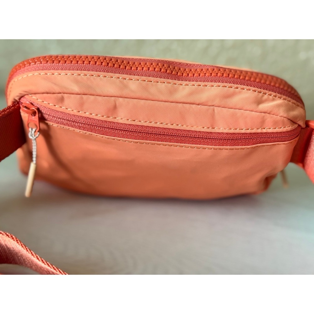 Lululemon Everywhere Belt Bag *1L
Golden Apricot / Warm Coral - Picture 11 of 12